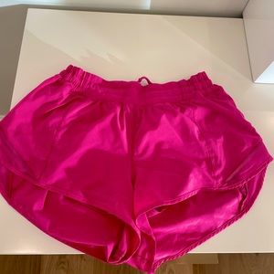 Sonic Pink lululemon hotty-hot 2.5 size 12.